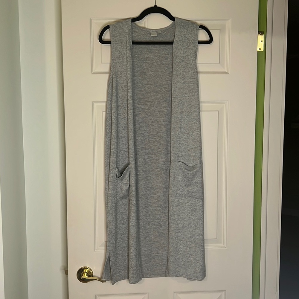 Long sleeveless cardigan